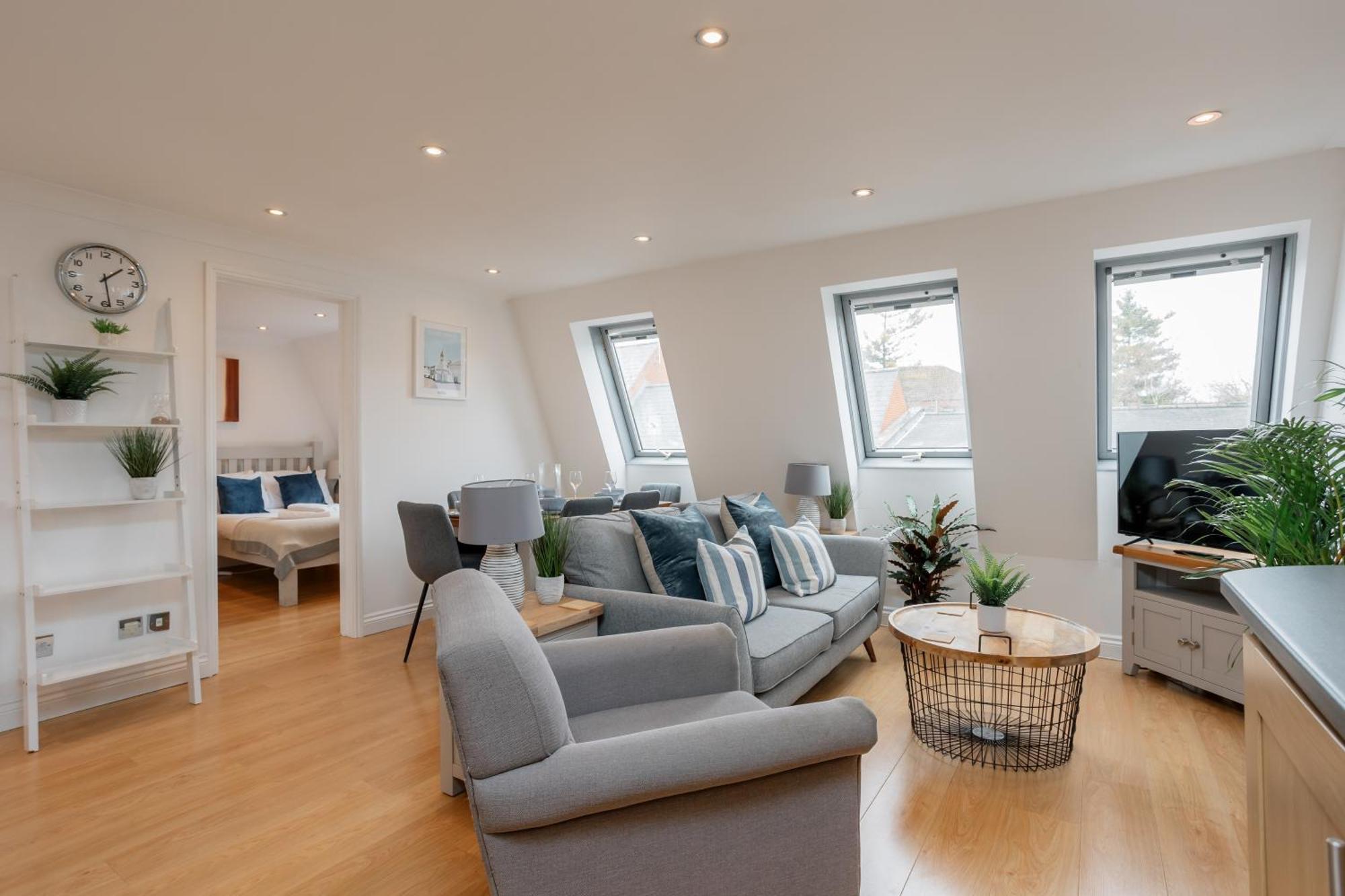 Starhost Residences - Central 3 Bed Apartment At Regents Court, Newbury 纽伯里 外观 照片