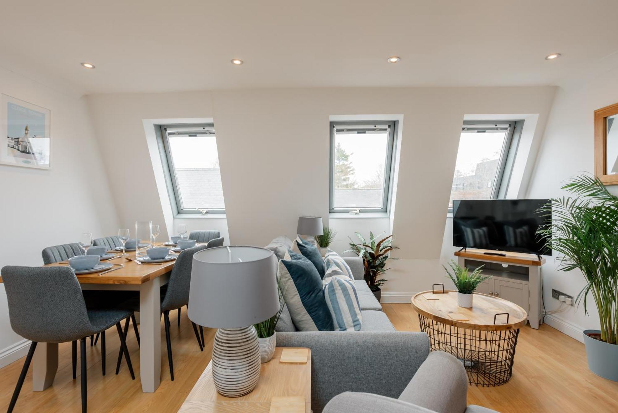 Starhost Residences - Central 3 Bed Apartment At Regents Court, Newbury 纽伯里 外观 照片